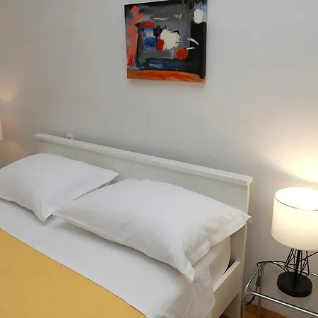 Toncika * 特罗吉尔