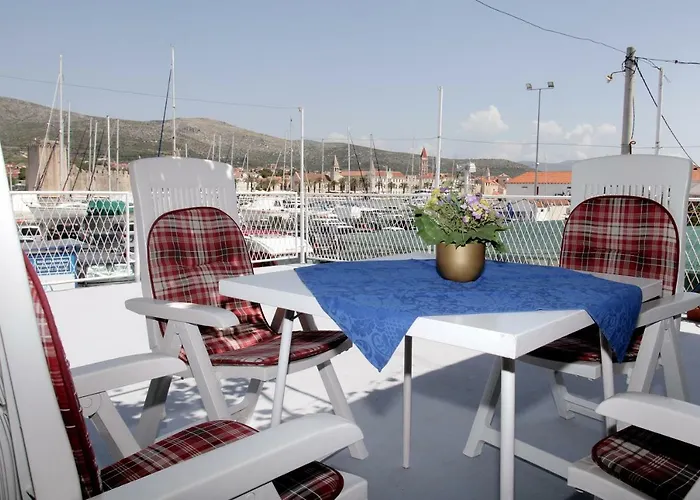 アパート Toncika